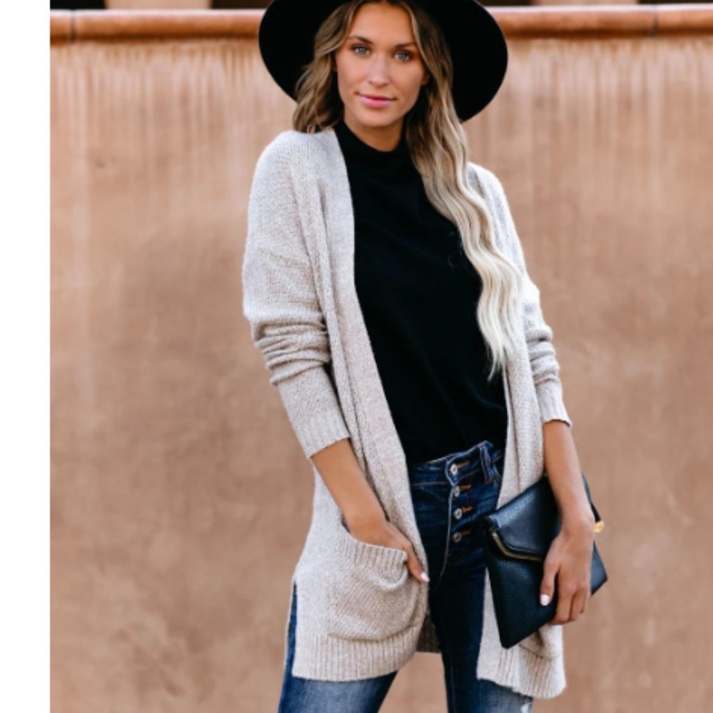 EDITA Pocketed Knit Cardigan